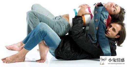 夫妻生活姿势技巧图片：10个爱的动作促进夫妻感情